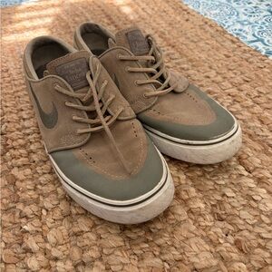Nike Men’s Stefan Janoski Low-Profile Sneakers in Brown and Olive